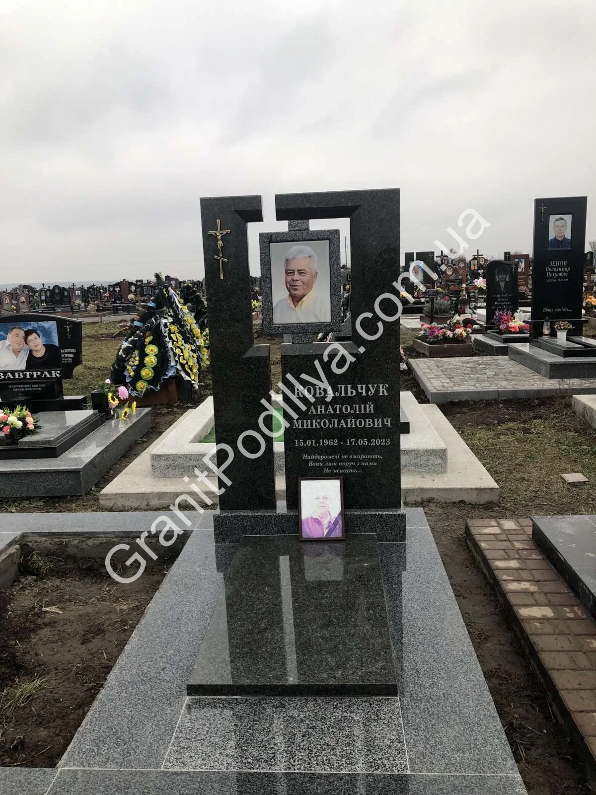 Подвійний пам'ятник з граніту - Кам'янець-Подільський | GranitPodillya